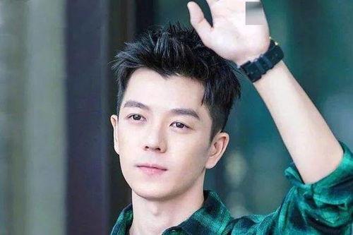 王栎鑫 吃瓜,娱乐圈吃瓜达人，揭秘明星幕后故事