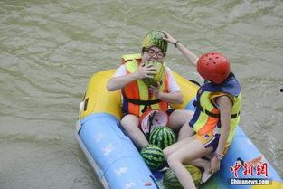 水里吃瓜大赛图片,一场别开生面的水下吃瓜大赛纪实