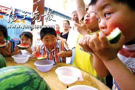 超市吃瓜比赛海报,瓜王争霸，欢乐无限